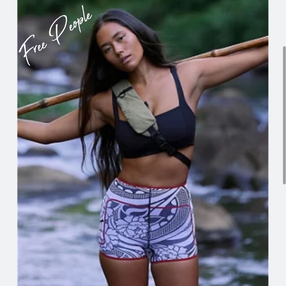 🌺CLEAR OUT ITEM🌺⭐️NWOT Free People Movement Padma Shorts *minor flaw*